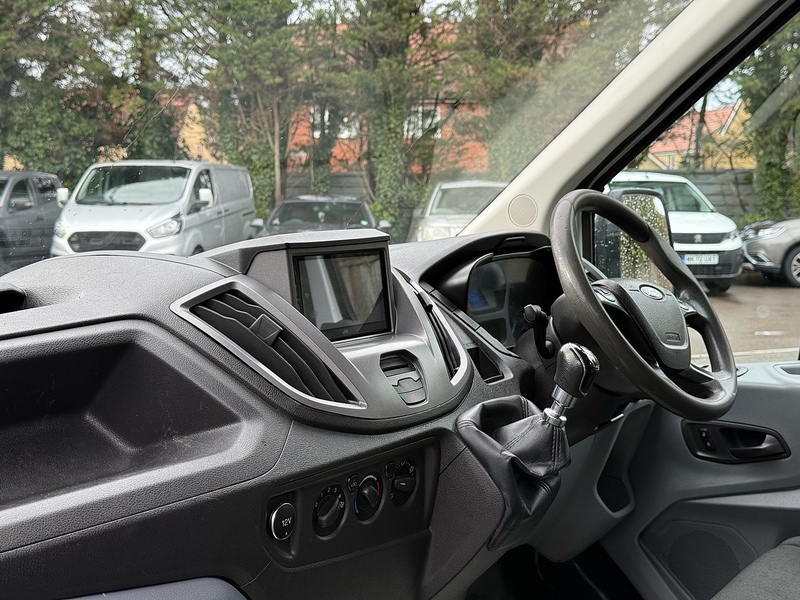Ford Transit TDCi 350 - U2074