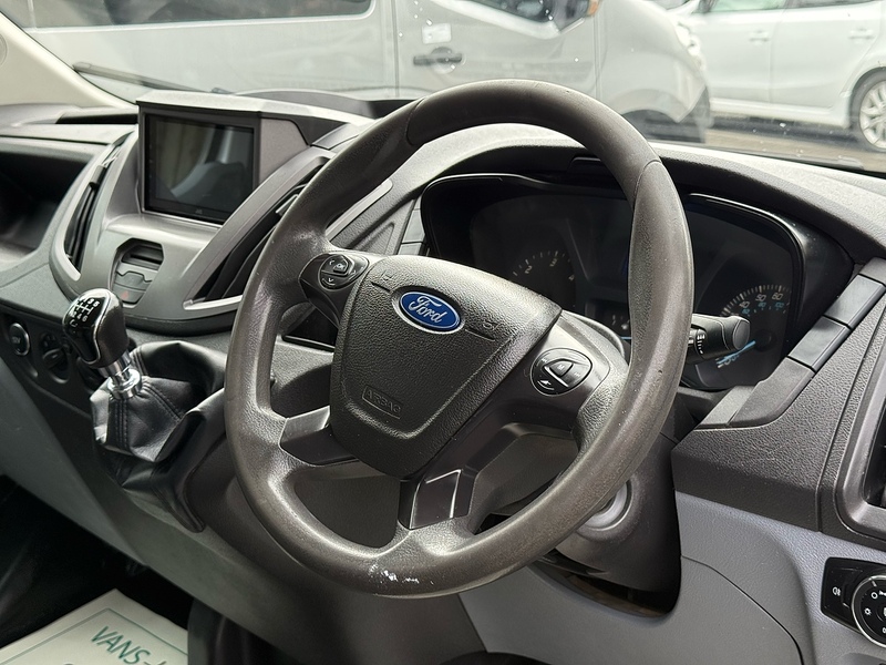Ford Transit TDCi 350 - U2074