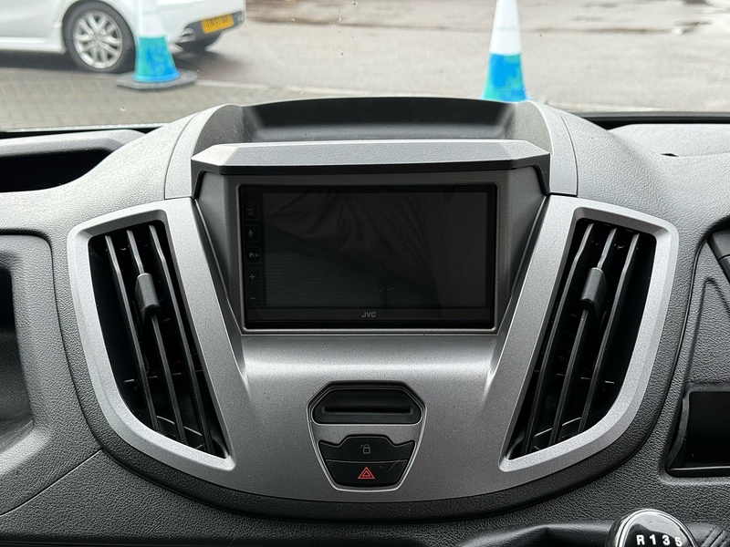 Ford Transit TDCi 350 - U2074