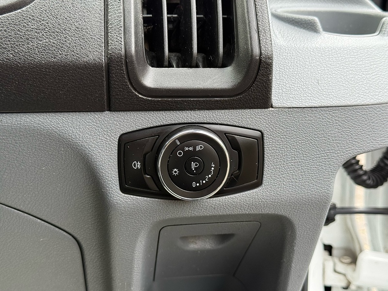 Ford Transit TDCi 350 - U2074