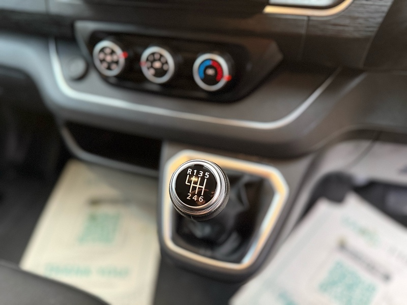 Renault Trafic dCi Blue LL30 Sport - U2081