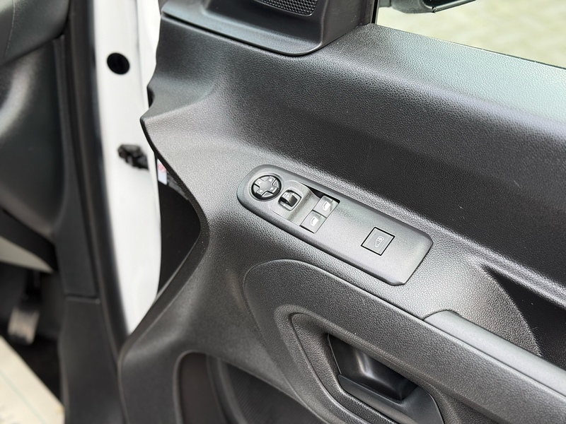 Peugeot Partner BlueHDi 950 Professional - U2087