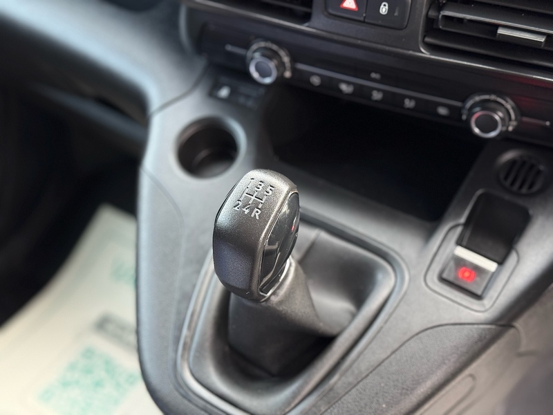 Peugeot Partner BlueHDi 950 Professional - U2087