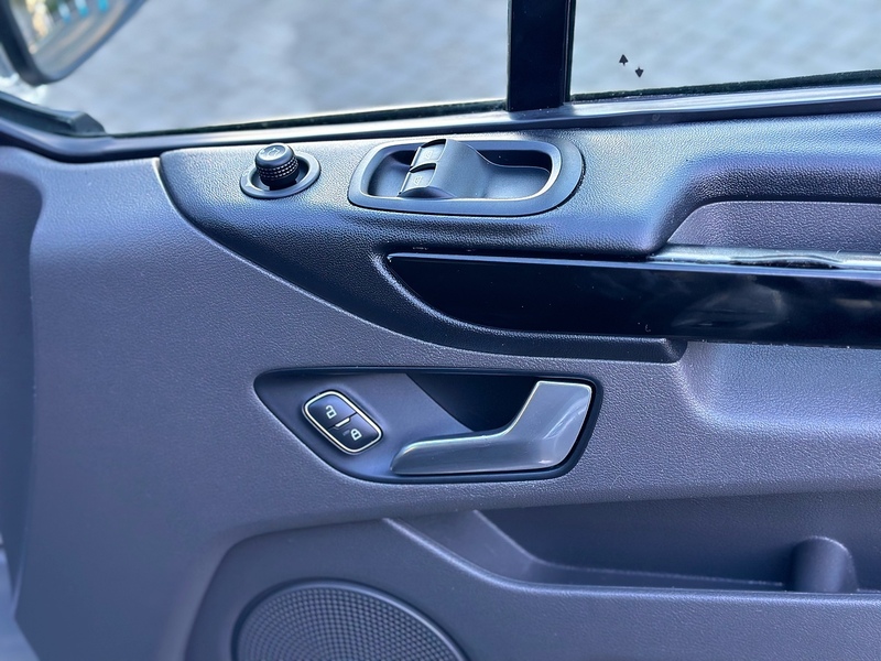 Ford Transit Custom 280 EcoBlue Limited - U2095