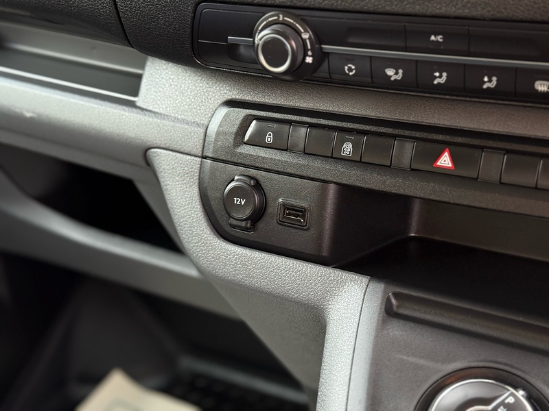 Vauxhall Vivaro Turbo D 3100 Elite - U2097