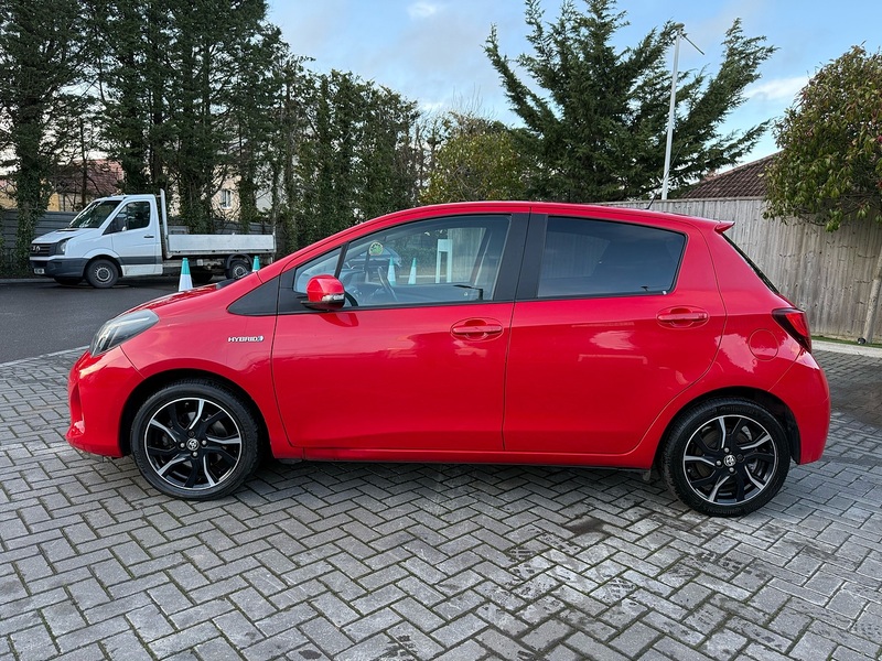 Toyota Yaris VVT-h Design - U2099