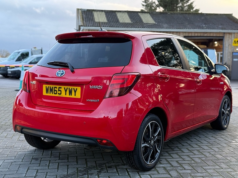 Toyota Yaris VVT-h Design - U2099