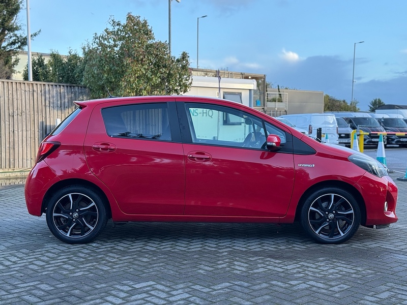 Toyota Yaris VVT-h Design - U2099