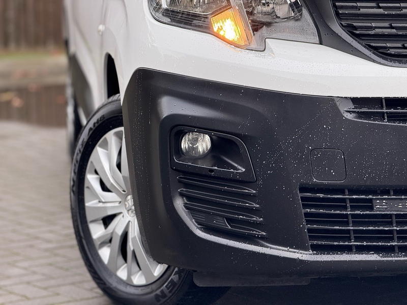 Peugeot Partner BlueHDi 950 Professional - U2104