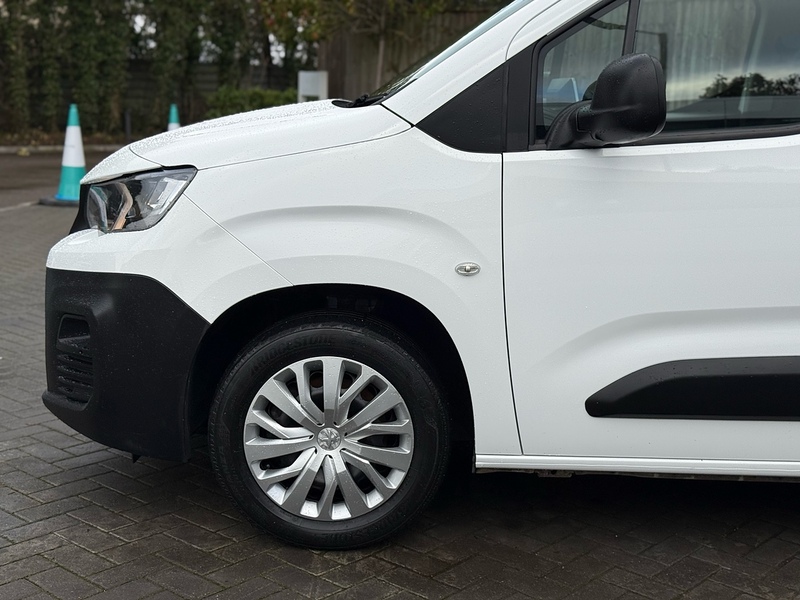 Peugeot Partner BlueHDi 950 Professional - U2104