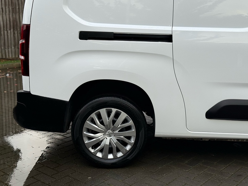 Peugeot Partner BlueHDi 950 Professional - U2104