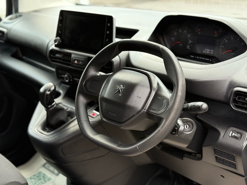 Peugeot Partner BlueHDi 950 Professional - U2104