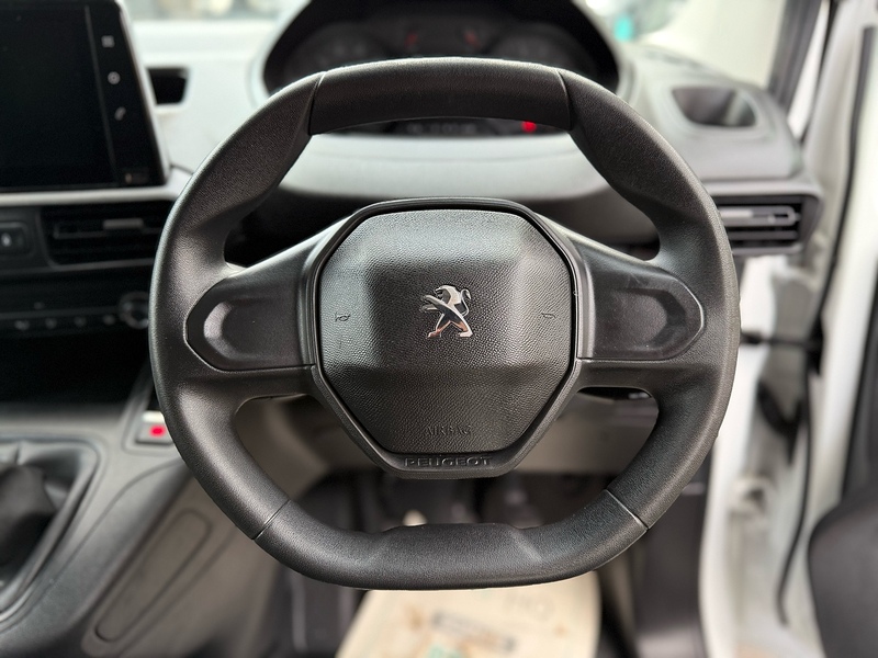 Peugeot Partner BlueHDi 950 Professional - U2104