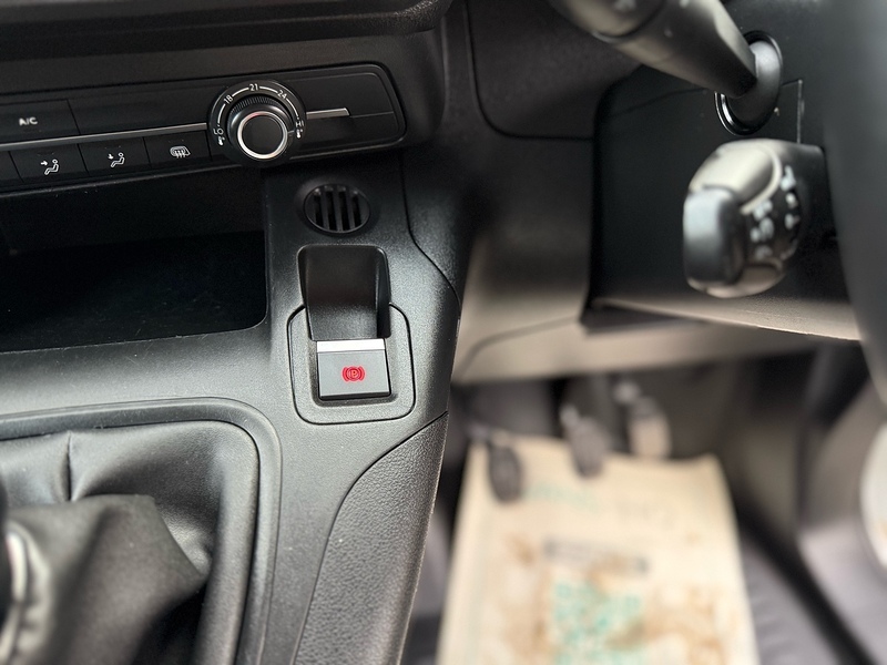 Peugeot Partner BlueHDi 950 Professional - U2104