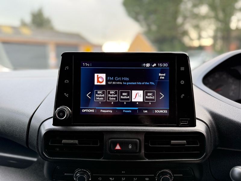 Peugeot Partner BlueHDi 950 Professional - U2104