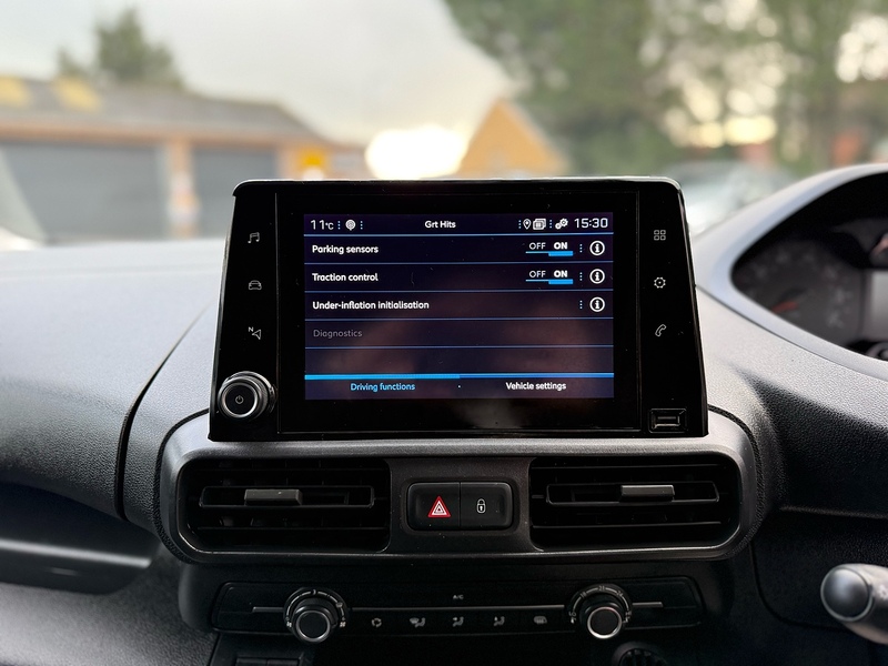 Peugeot Partner BlueHDi 950 Professional - U2104