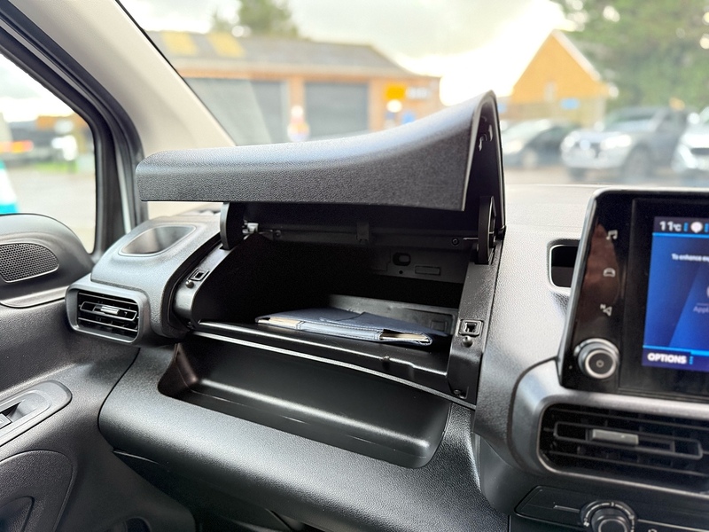 Peugeot Partner BlueHDi 950 Professional - U2104