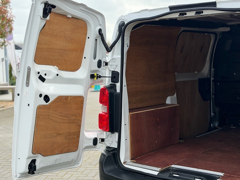Citroen Dispatch BlueHDi 1400 Enterprise M - U2107