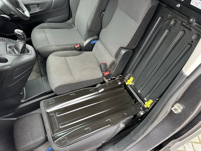 Peugeot Partner BlueHDi 950 Professional Premium - U2124