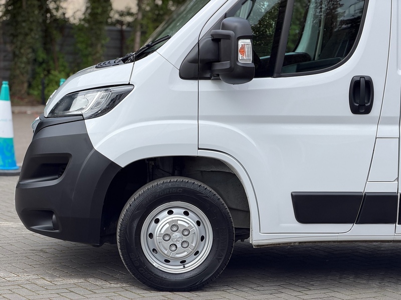 Peugeot Boxer BlueHDi 335 S - U2125