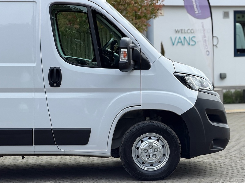 Peugeot Boxer BlueHDi 335 S - U2125