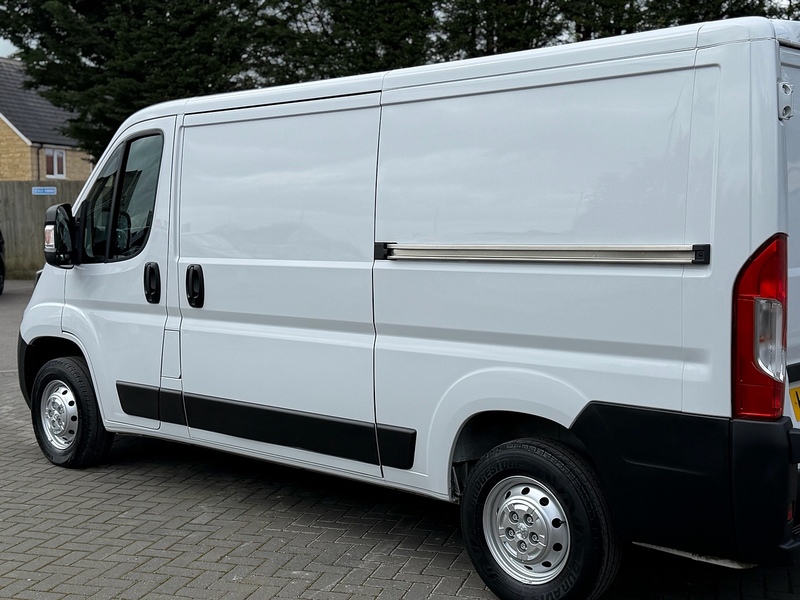 Peugeot Boxer BlueHDi 335 S - U2125