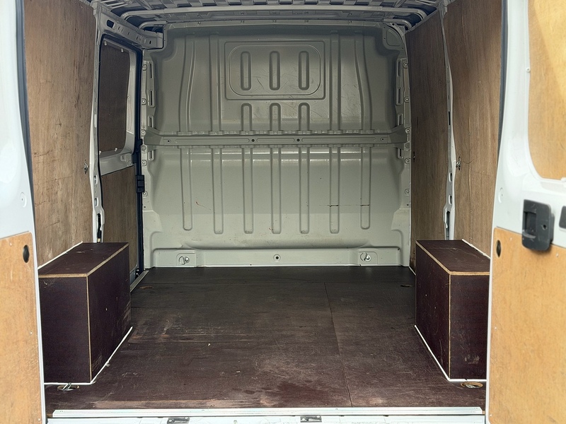 Peugeot Boxer BlueHDi 335 S - U2125