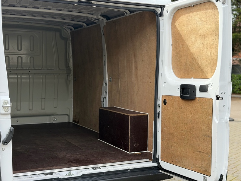 Peugeot Boxer BlueHDi 335 S - U2125