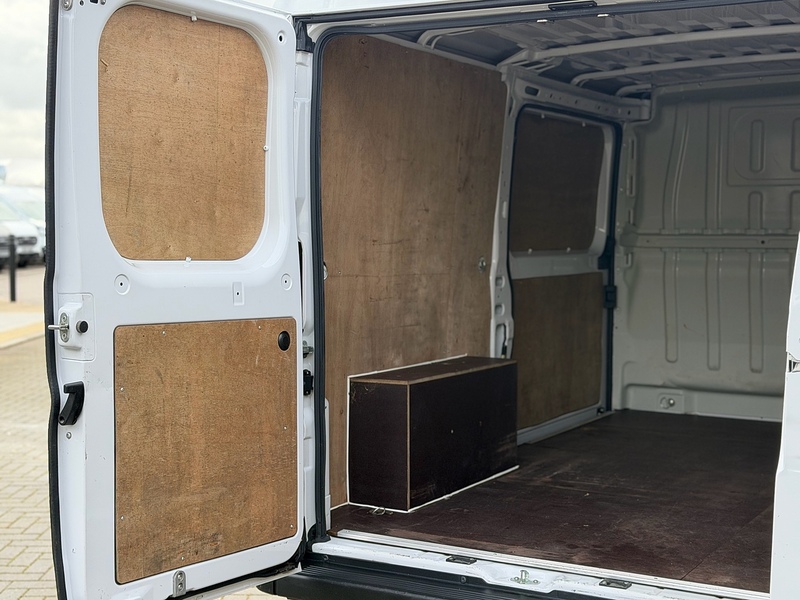 Peugeot Boxer BlueHDi 335 S - U2125