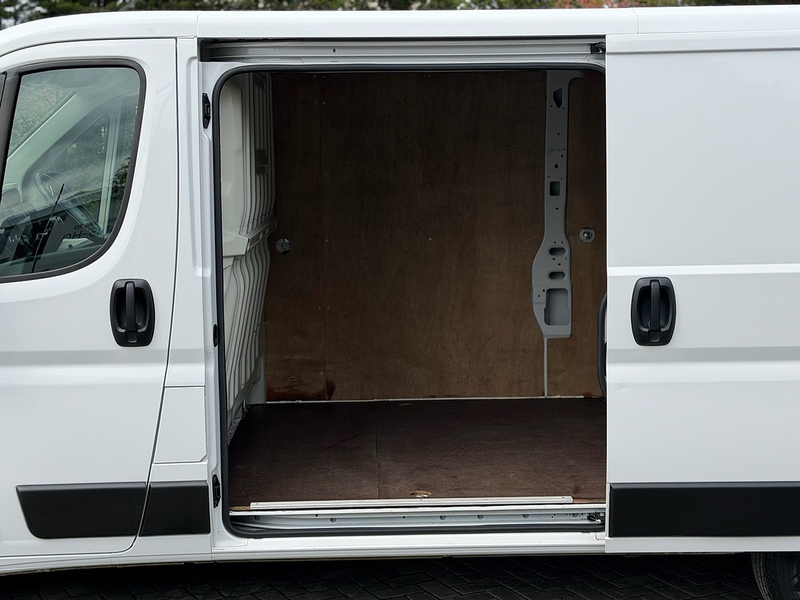 Peugeot Boxer BlueHDi 335 S - U2125