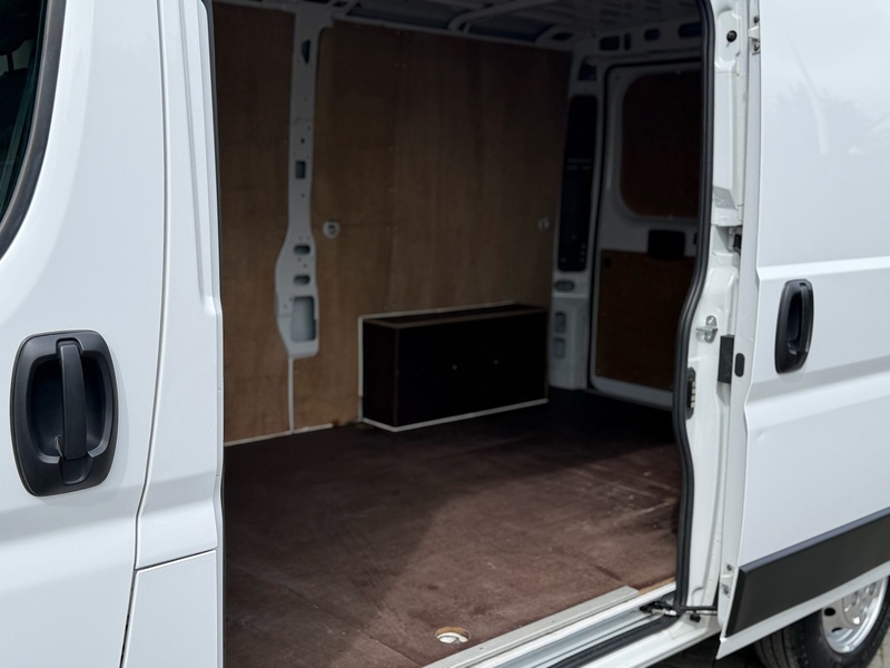 Peugeot Boxer BlueHDi 335 S - U2125
