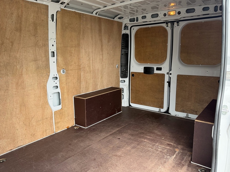 Peugeot Boxer BlueHDi 335 S - U2125