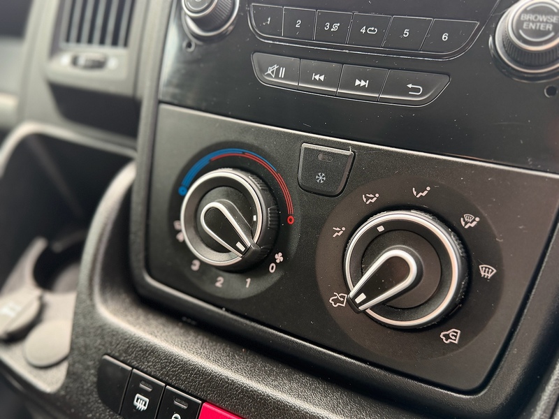 Peugeot Boxer BlueHDi 335 S - U2125