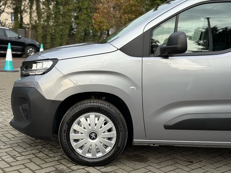 Peugeot Partner BlueHDi 950 Professional-Plus - U2136