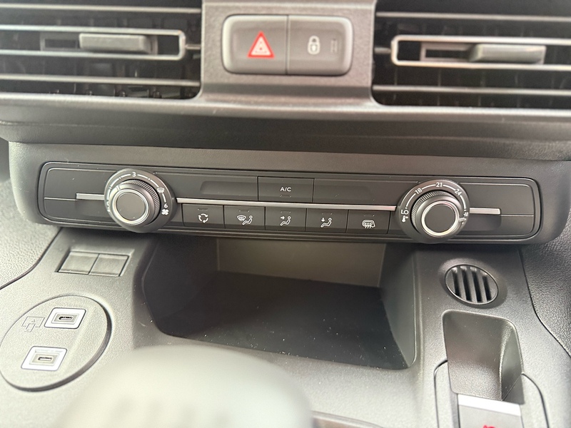 Peugeot Partner BlueHDi 950 Professional-Plus - U2136