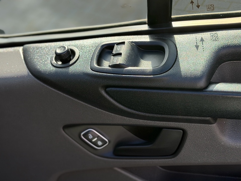 Ford Transit Custom 300 EcoBlue Leader - U2141
