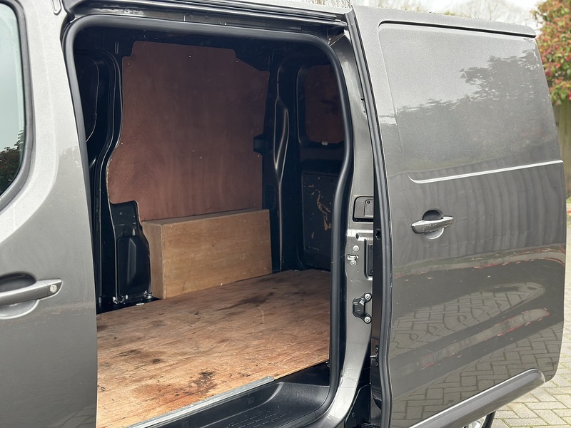 Vauxhall Vivaro Turbo D 2700 Pro - U2144