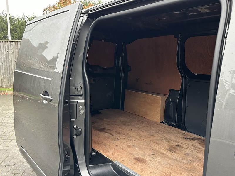 Vauxhall Vivaro Turbo D 2700 Pro - U2144