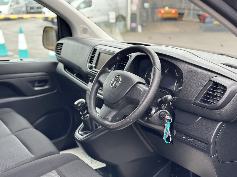 Vauxhall Vivaro Turbo D 2700 Pro - U2144
