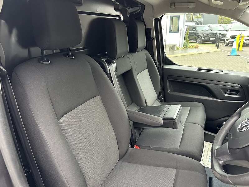 Vauxhall Vivaro Turbo D 2700 Pro - U2144