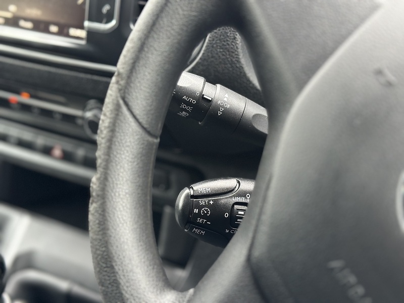 Vauxhall Vivaro Turbo D 2700 Pro - U2144