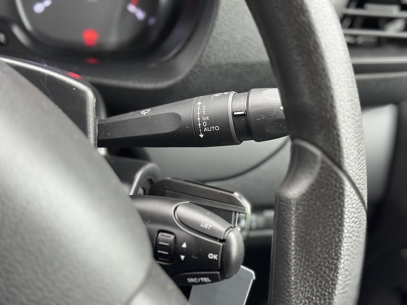 Vauxhall Vivaro Turbo D 2700 Pro - U2144