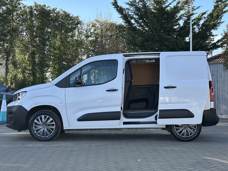Peugeot Partner BlueHDi 1000 Professional Premium - U2159