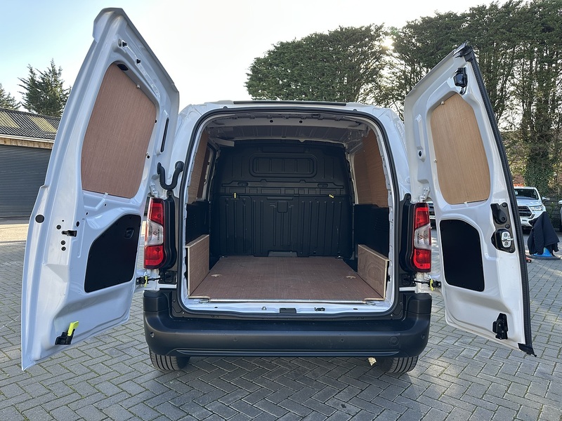 Peugeot Partner BlueHDi 1000 Professional Premium - U2159