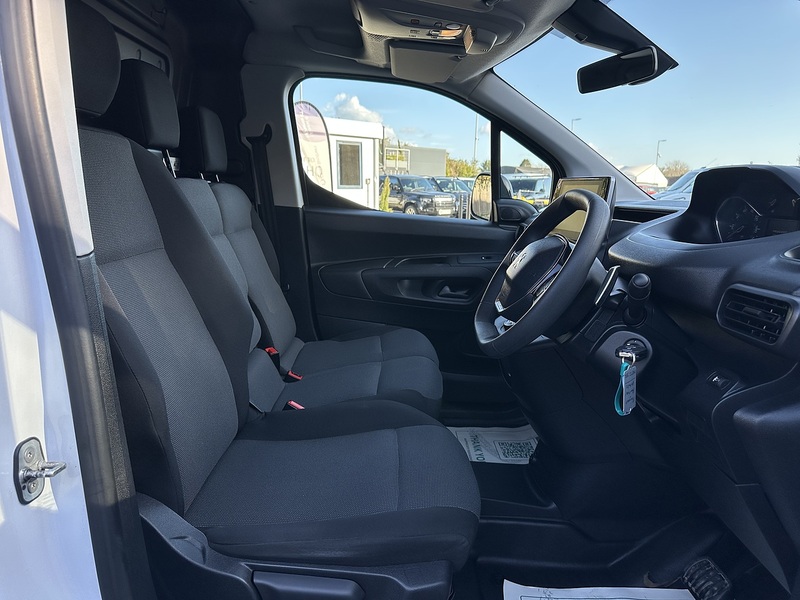 Peugeot Partner BlueHDi 1000 Professional Premium - U2159