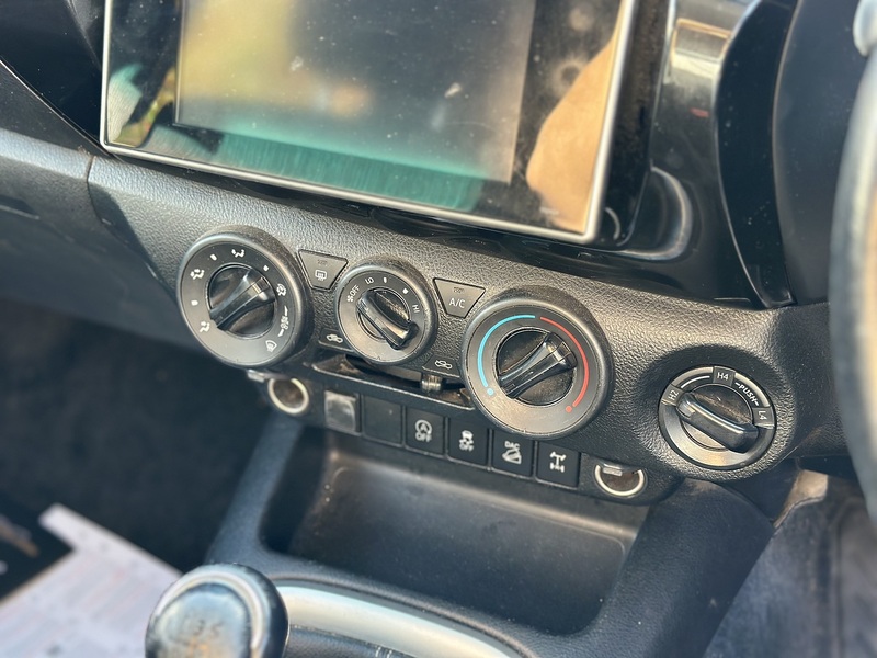 Toyota Hilux D-4D Icon - U2162