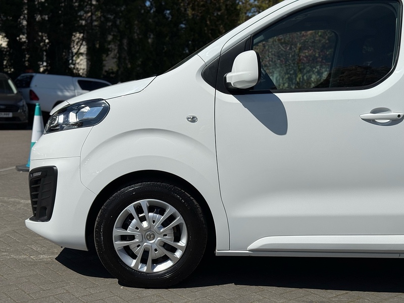 Vauxhall Vivaro Turbo D 3100 Sportive - U2163