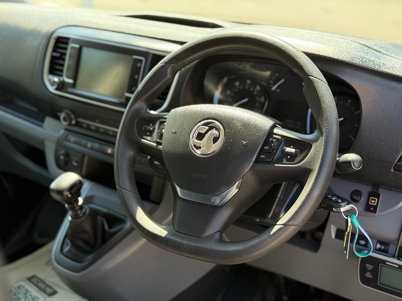 Vauxhall Vivaro Turbo D 3100 Sportive - U2163