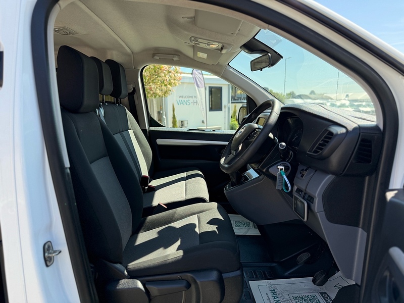 Vauxhall Vivaro Turbo D 3100 Sportive - U2163