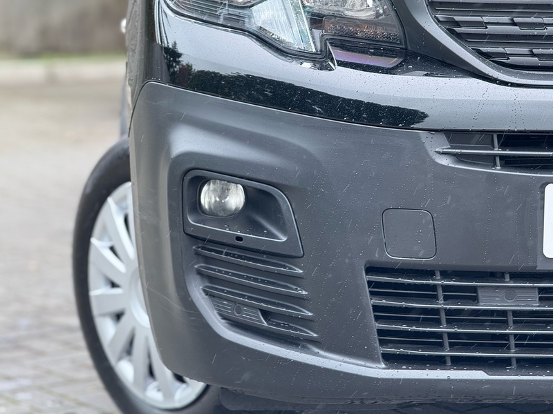 Peugeot Partner BlueHDi 950 Professional Premium - U2165